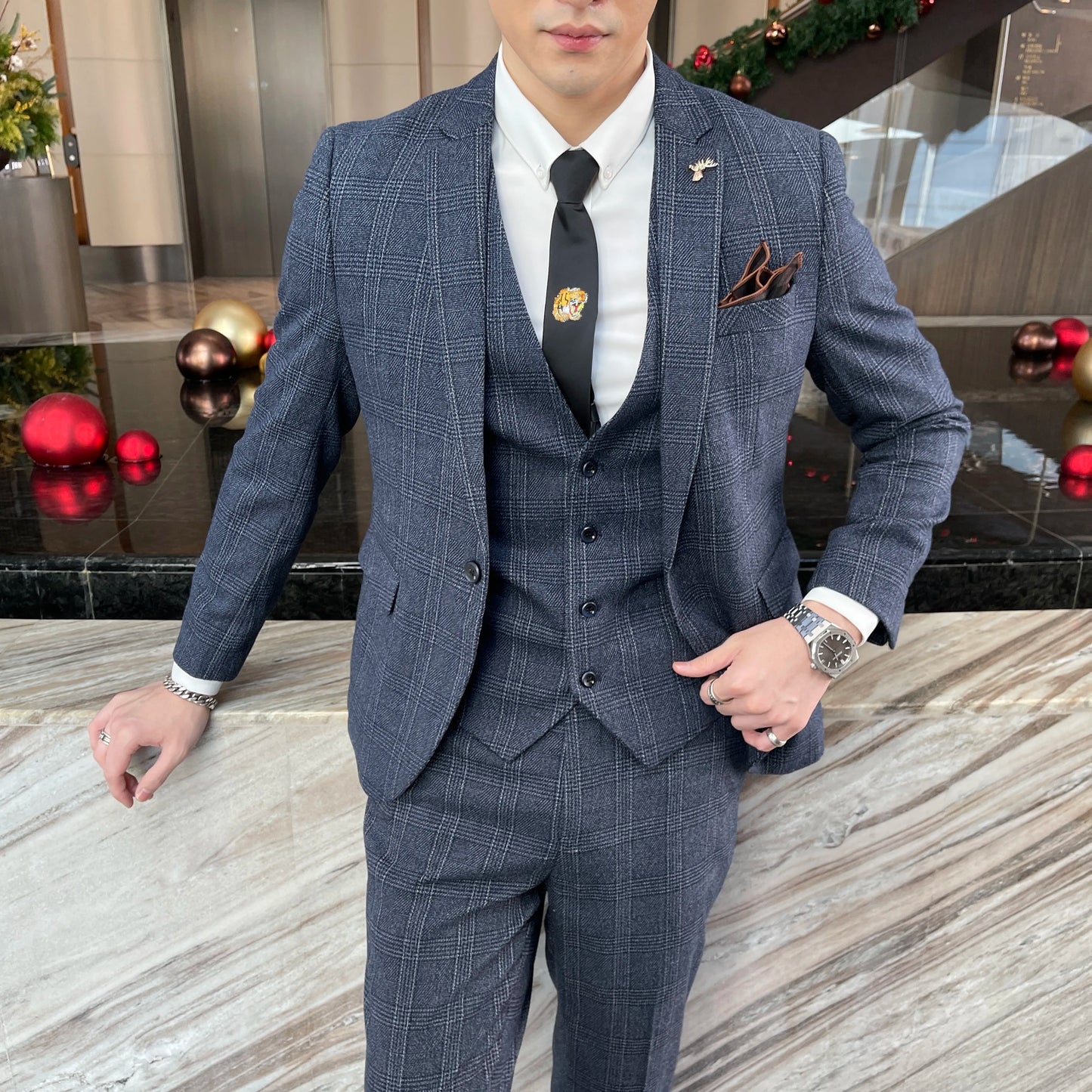 BeClassic™ Tailored Plaid Three-Piece Suit – British-Korean Elegance for Business & Events