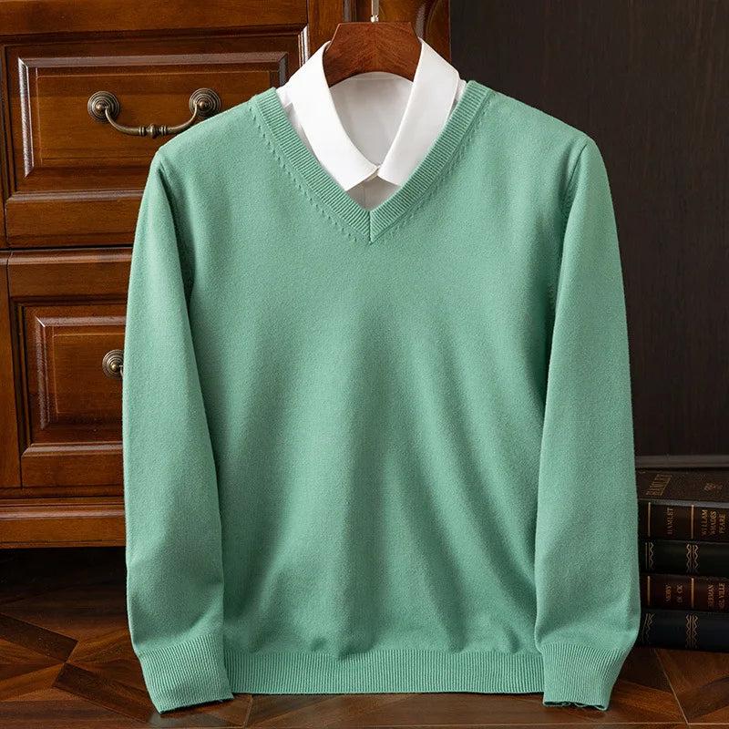 BeClassic™ Super Cashmere V-Neck Sweater – Thick, Warm Pullover for Timeless Autumn & Winter Style.