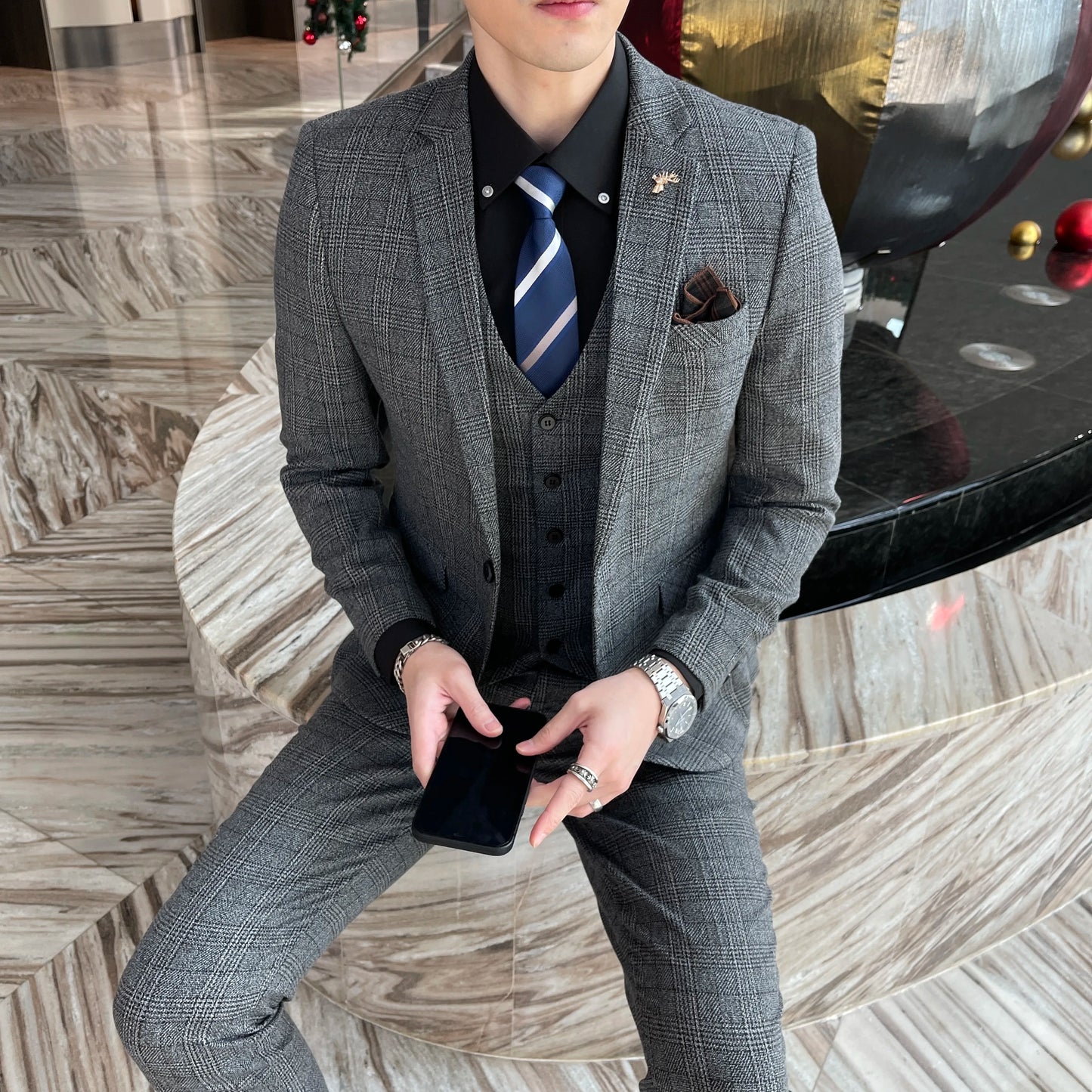 BeClassic™ Tailored Plaid Three-Piece Suit – British-Korean Elegance for Business & Events