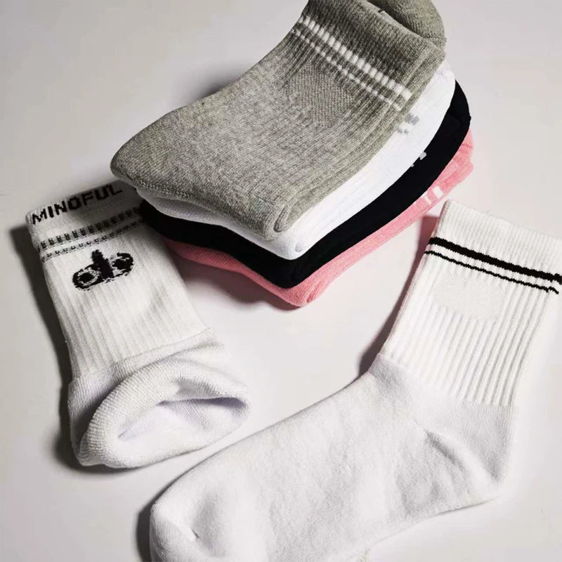 BeClassic Unisex Retro Cotton Yoga & Sports Socks – Autumn/Winter Edition