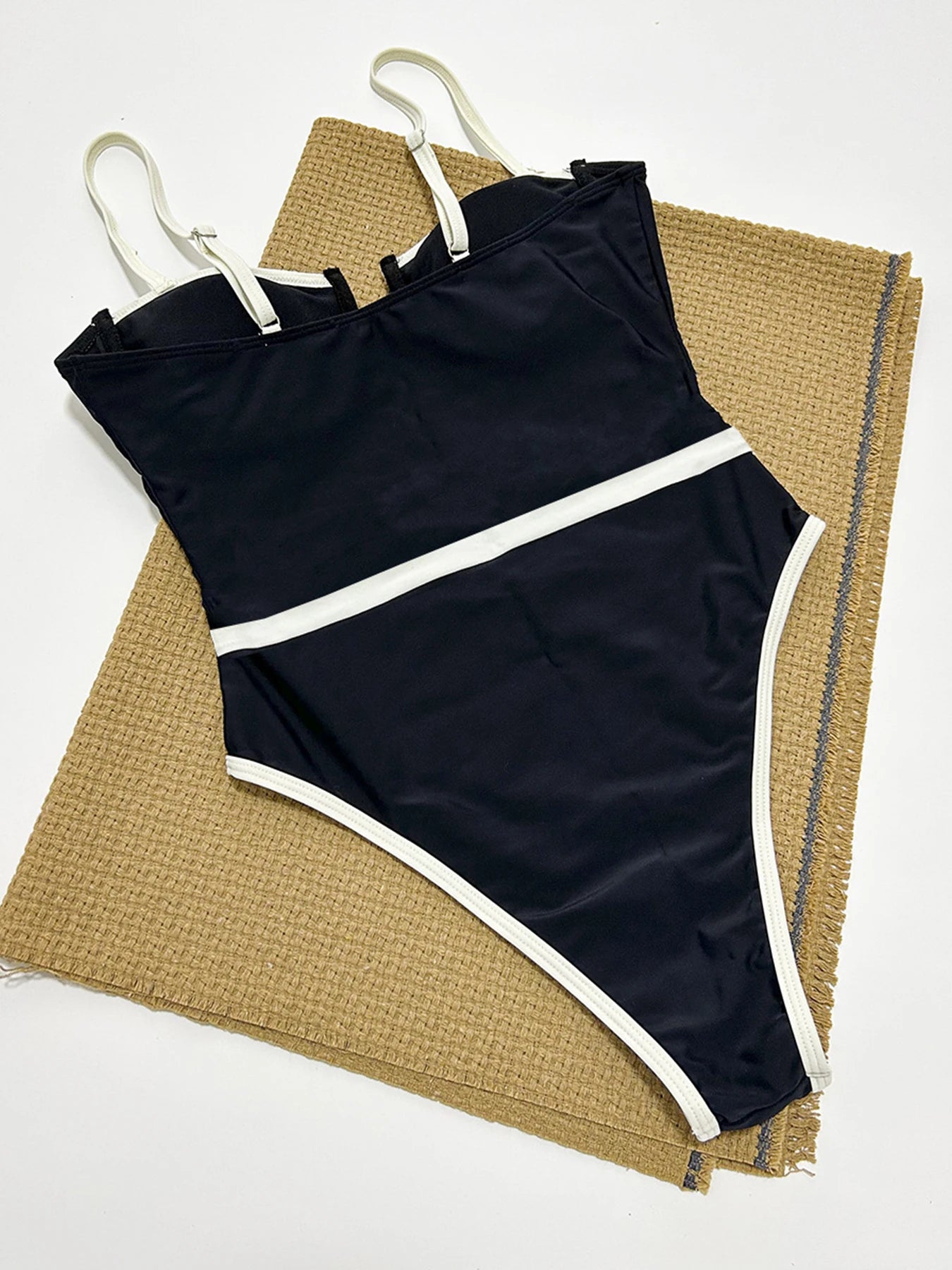 BeClassic Riviera One-Piece – Black & White Monokini