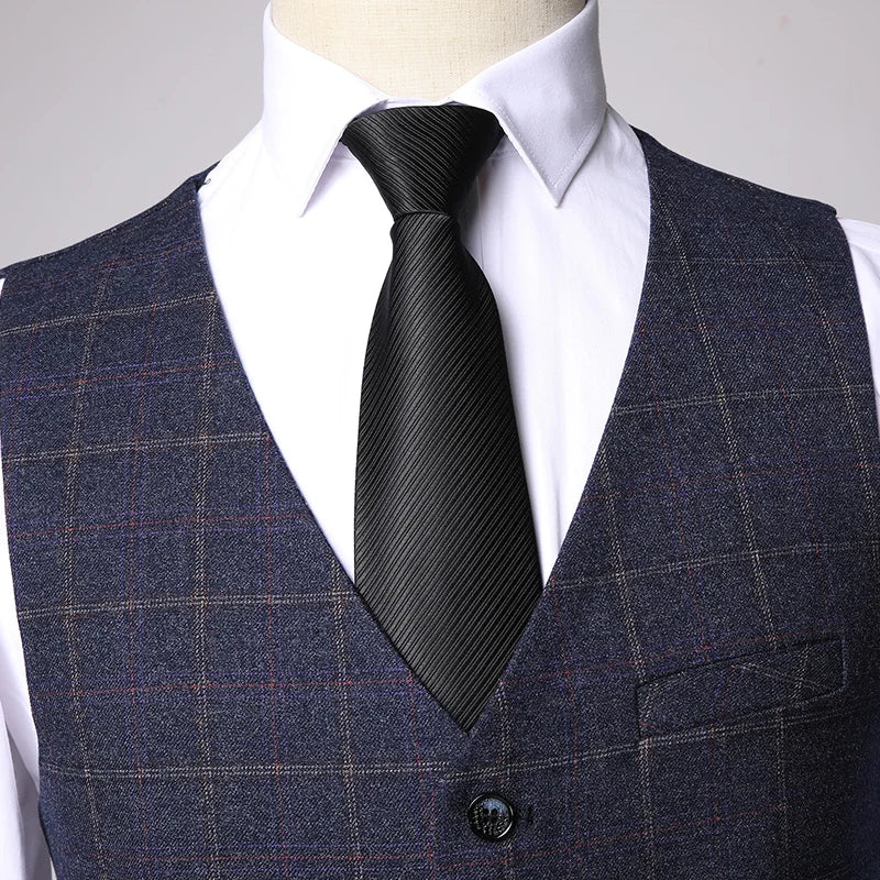 BeClassic™ Signature Plaid Three-Piece Suit – Slim-Fit Business Casual Set with Timeless Appeal.