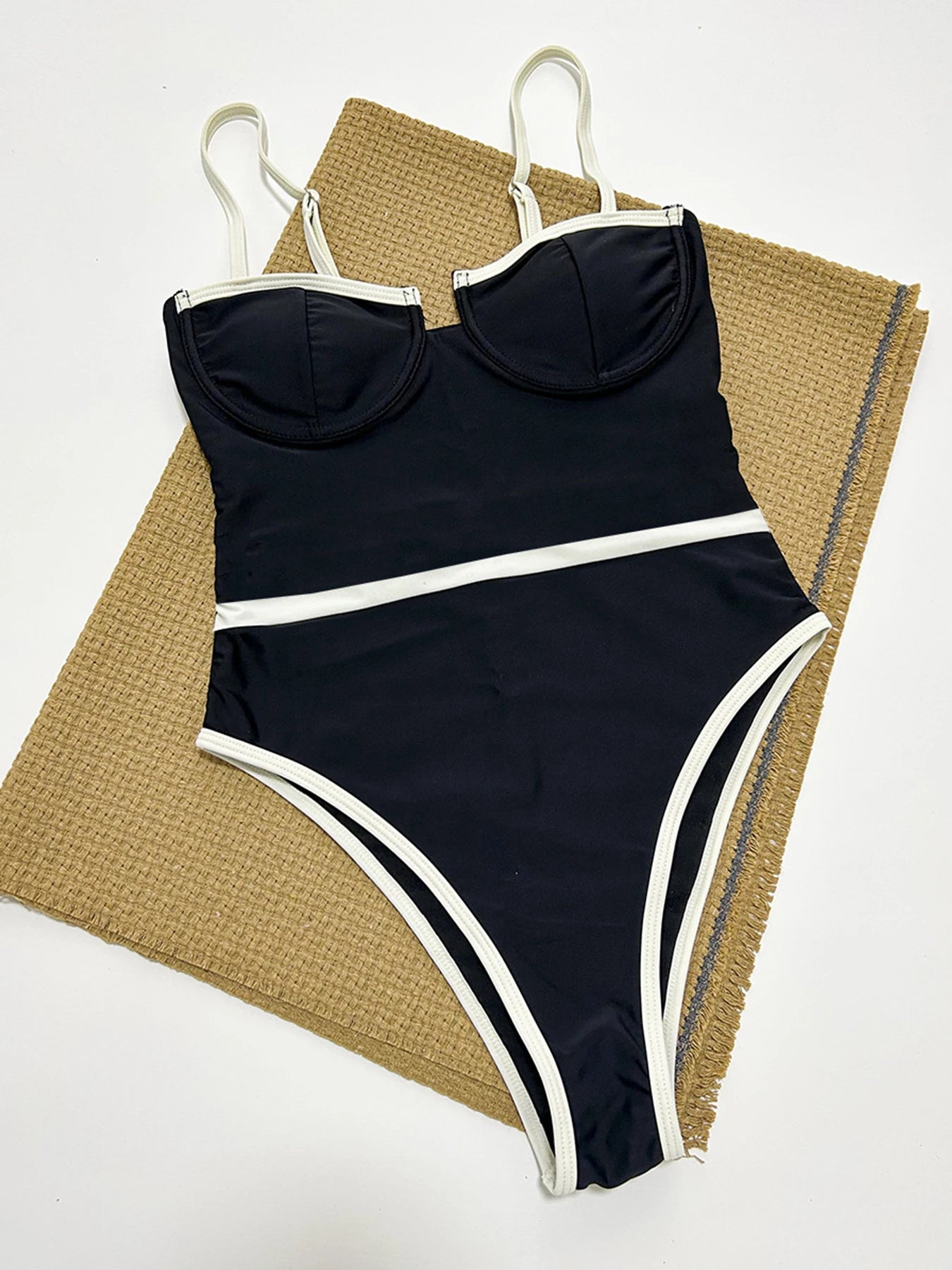 BeClassic Riviera One-Piece – Black & White Monokini