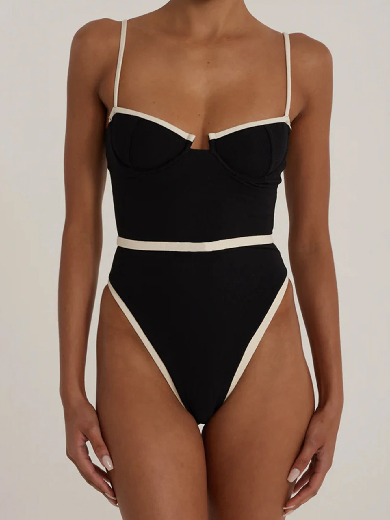 BeClassic Riviera One-Piece – Black & White Monokini