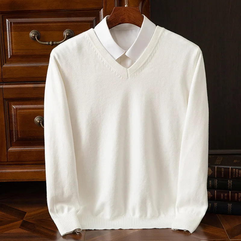 BeClassic™ Super Cashmere V-Neck Sweater – Thick, Warm Pullover for Timeless Autumn & Winter Style.